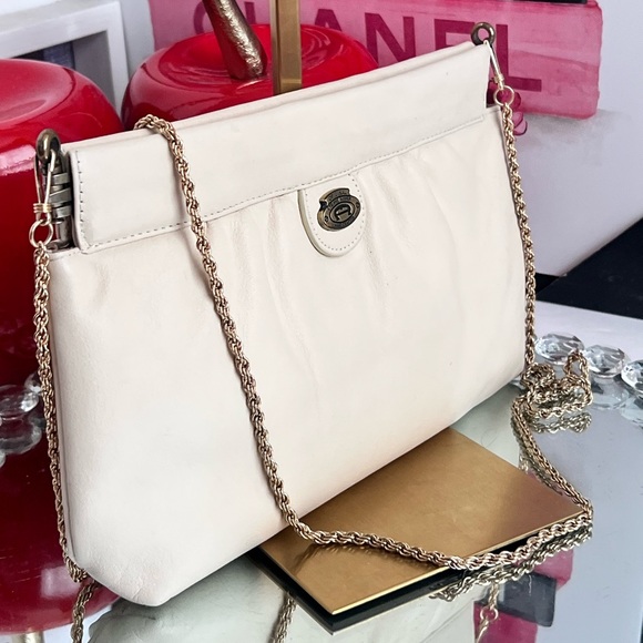 Etienne Aigner vintage Beige  leather Crossbody Bag with unbranded Gold Chain - Picture 8 of 10